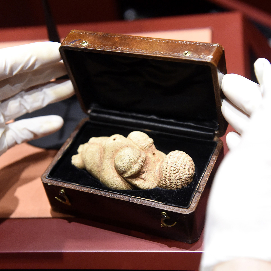 Willendorf Venüs'ü: Tarih Öncesi Güzelliğin Simgesi