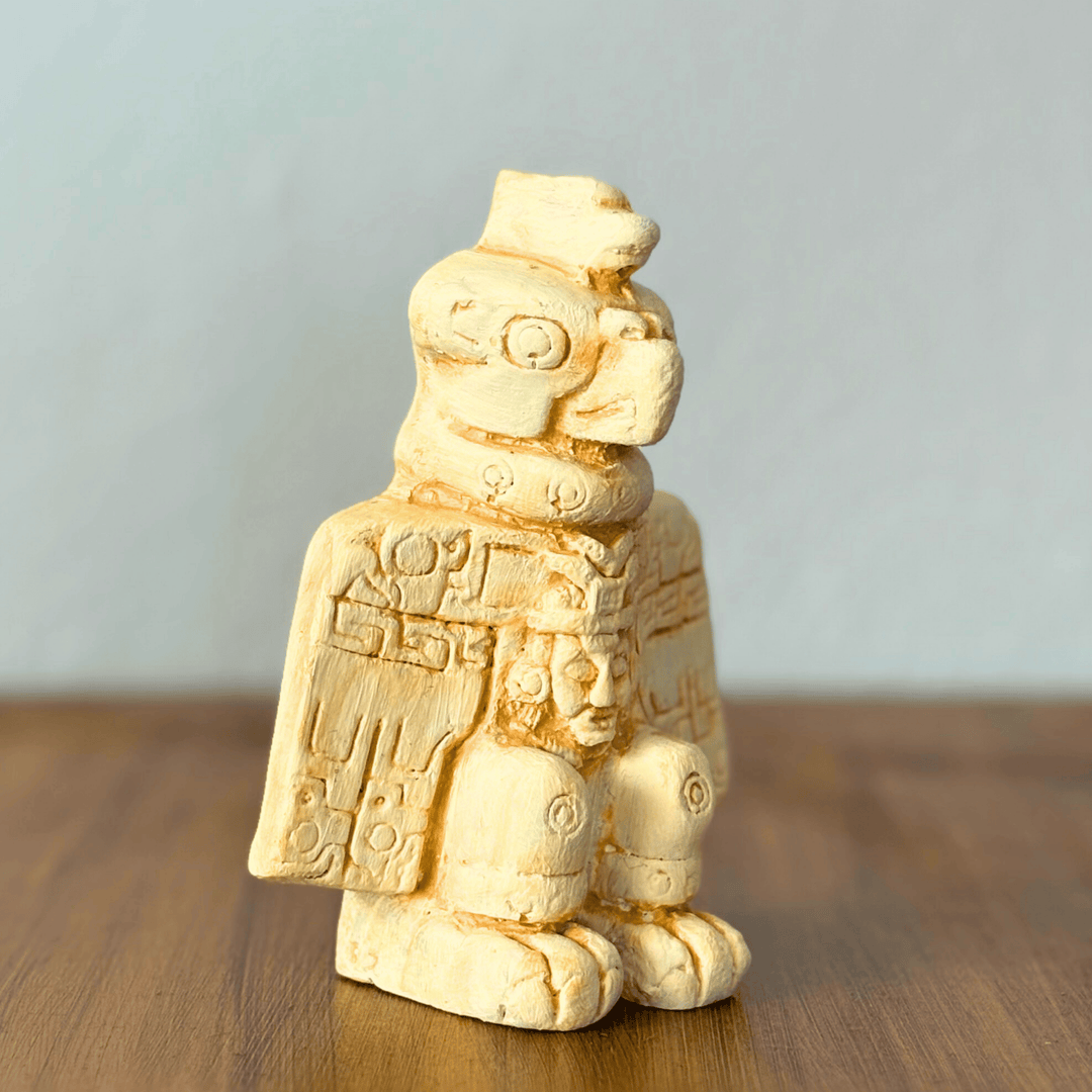 Göksel bağlantı ve savaşçı ruhu temsil eden kartal başlı figür. Tiwanaku kültürüne dayanır. by ArkeoArt
