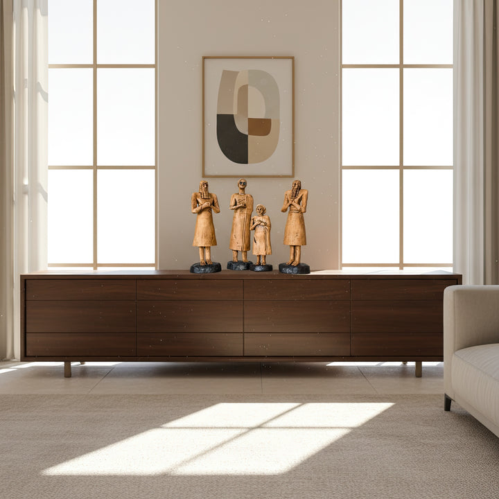 “Four Tell Asmar votive statues arranged neatly on a stylish living room coffee table — handcrafted Mesopotamian figurines combining archaeological elegance and spiritual harmony.”
TR:
“Şık bir salon sehpası üzerinde özenle düzenlenmiş dört Tell Asmar votif heykeli — arkeolojik zarafet ile ruhsal uyumu birleştiren el yapımı Mezopotamya figürleri.”