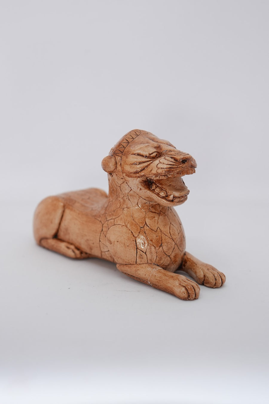 El yapımı Urartu Aslanı figürü, Anadolu'nun kadim Urartu Krallığı'nın koruyucu ve kutsal sembolü olan aslana detaylı işçilik ve yüksek kaliteli malzemelerle hayat veriyor.